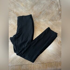 White House BM Black Leggings Medium Slimming Mid Rise Waist 30” Inseam 27”